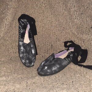 BETSEY JOHNSON-Silver Black Canvas/Zebra Stripe-Lace-Up Ribbons-Sz 8-Near Mint